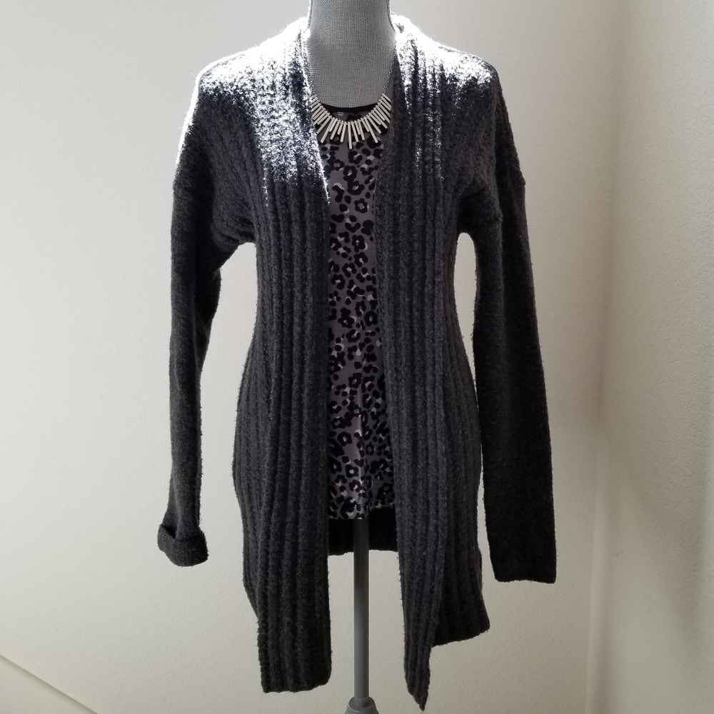 EUC Gap Cozy Grey Cardigan